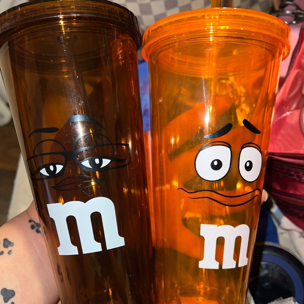 M&M tumblr cups